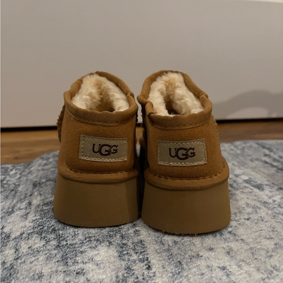 Brown Mini Platform UGGS - Picture 2 of 5
